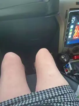 Curvysexysluty  live sex cam
