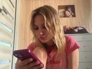 KristeenTippit  live sex cam