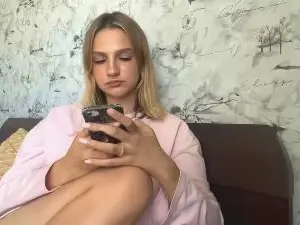 KristeenTippit  live sex cam