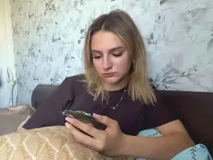 KristeenTippit  live sex cam