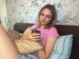 KristeenTippit  live sex cam