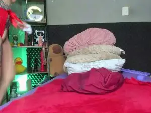 Shadia_Squirt  live sex cam