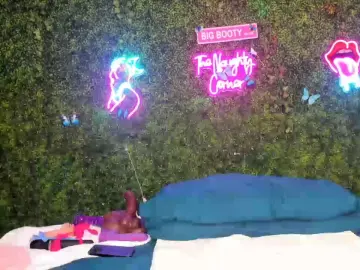 RenaBigBooty  live sex cam