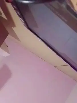 Gladysjunior  live sex cam