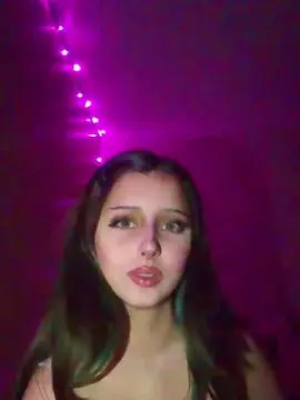 Gladysjunior  live sex cam