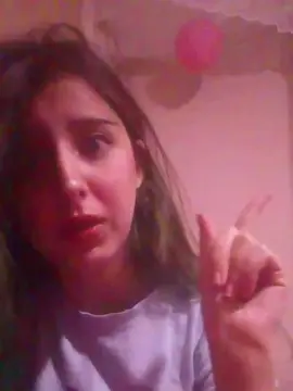 Gladysjunior  live sex cam