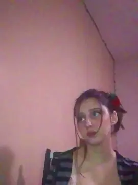 Gladysjunior  live sex cam