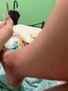 Pralinettedu25  live sex cam