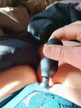 Moonshyn  live sex cam