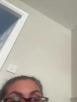 Queenofthenorth  live sex cam