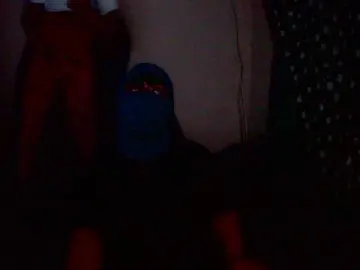 Frenyacandyeroz  live sex cam
