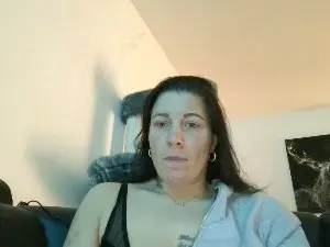 Jaden1986  live sex cam