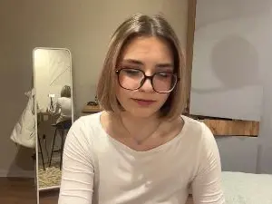LaureneCables  live sex cam