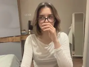 LaureneCables  live sex cam