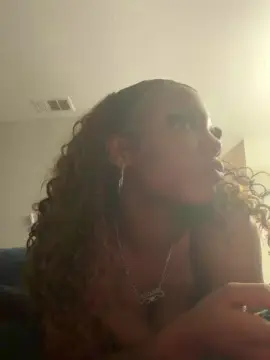 ParallisRaine  live sex cam