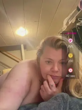 Tokingtangentz  live sex cam