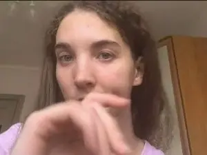 AlainePuskas  live sex cam