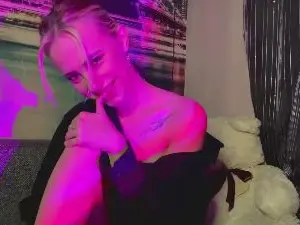 LaurelFairburn  live sex cam