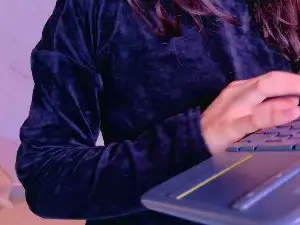 Mia_Cullen  live sex cam