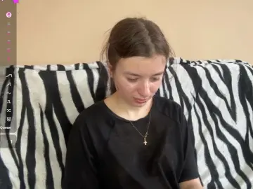 PearlKloock  live sex cam