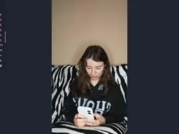 PearlKloock  live sex cam