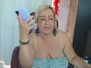 Paiper_halliwey  live sex cam