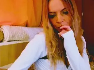 InesDesire  live sex cam