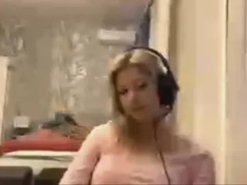 MapleHall  live sex cam