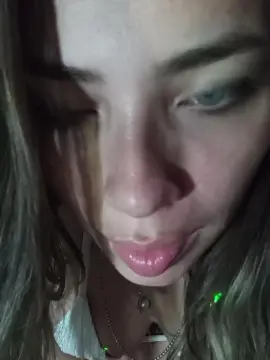 Milagros2025  live sex cam