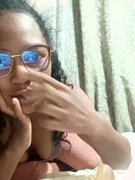 Raharisoatafit3  live sex cam