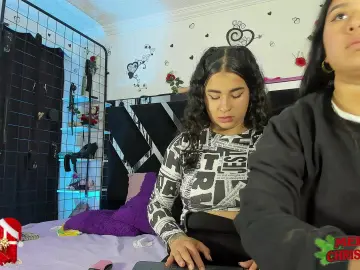 Lovely_girls  live sex cam