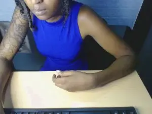 Barbi_Benz  live sex cam