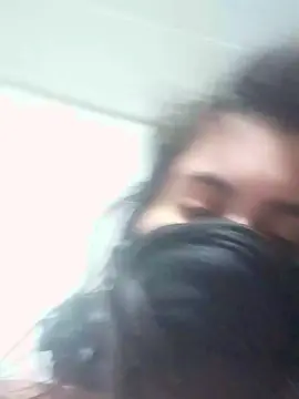 Lari225  live sex cam