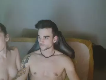 TheCouple93  live sex cam