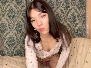 AmyHeuvelmann  live sex cam