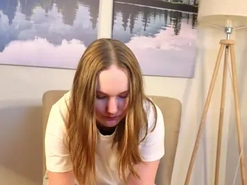 MeldaFiscalini  live sex cam
