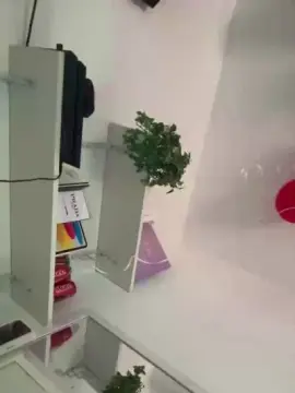 Laur197  live sex cam