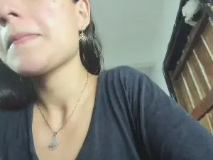 Marianne8  live sex cam