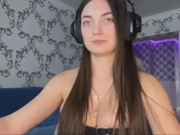 KattieAlviar  live sex cam