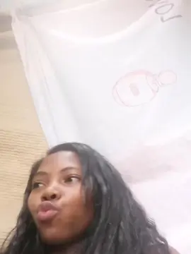 Berthine2  live sex cam