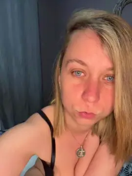 Aphrodite222  live sex cam
