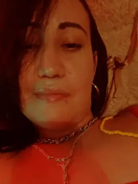 Cubanitacalda  live sex cam