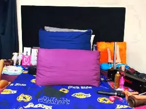 Hotxbums22  live sex cam
