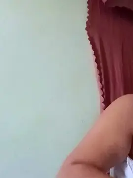 Mystica40  live sex cam