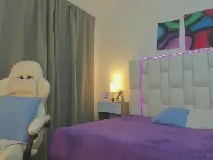 SaraWatson  live sex cam