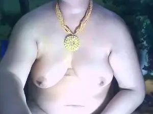 Sexypooja69  live sex cam