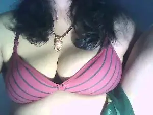 Sexypooja69  live sex cam
