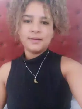 Yunea777  live sex cam