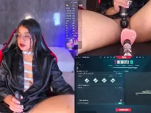 LuciaReid  live sex cam