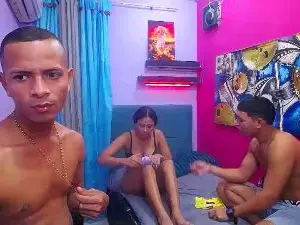 Sweetpussy_ea  live sex cam
